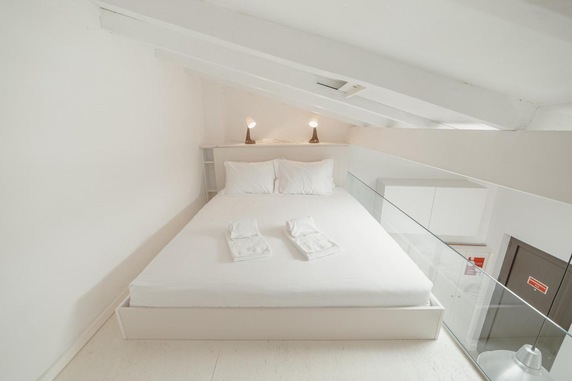 Mezzanine Stylish Apartments By Vacationy Porto Exterior photo